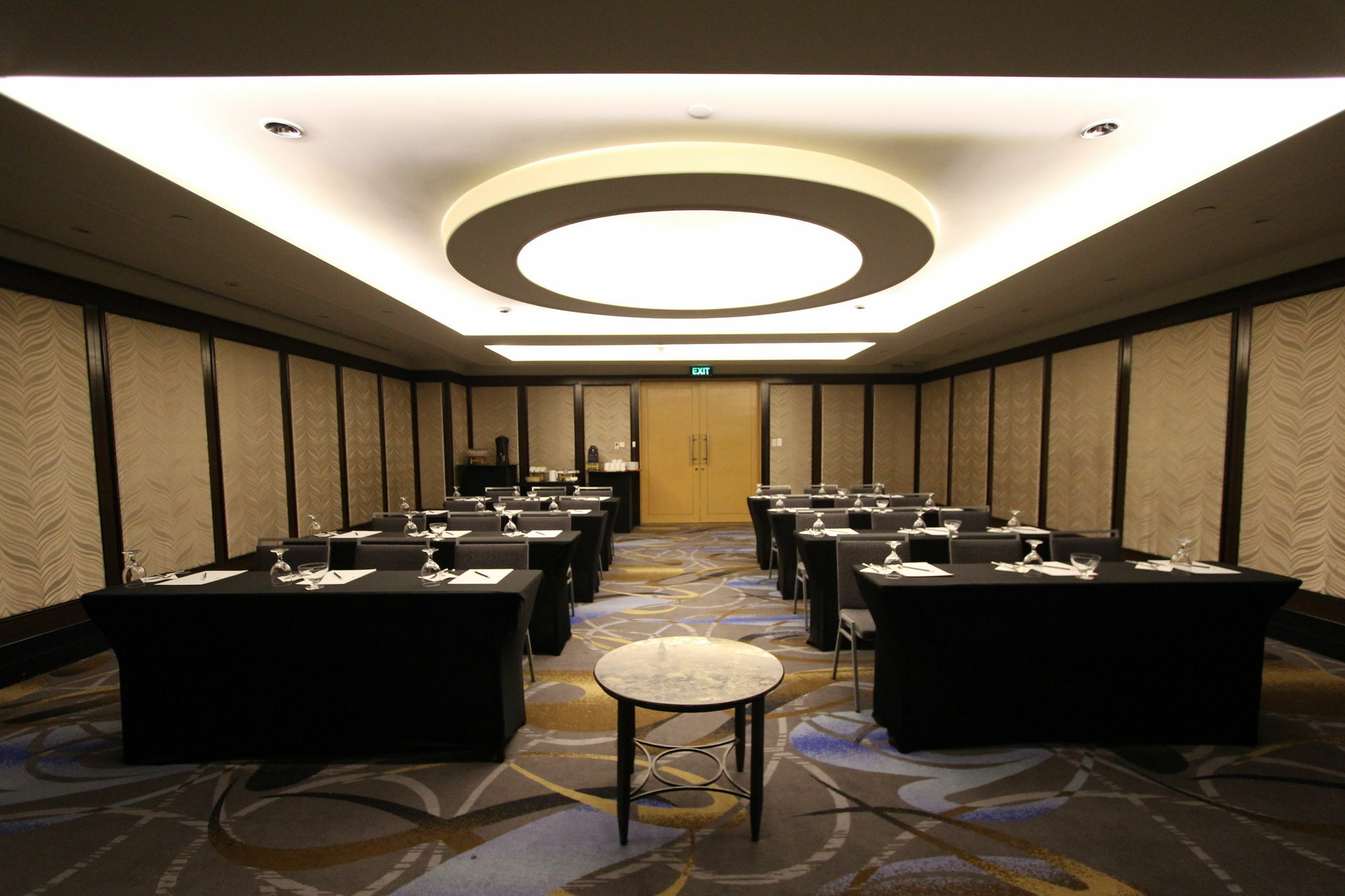 Hotel The Bellevue Manila Muntinlupa City Exterior foto